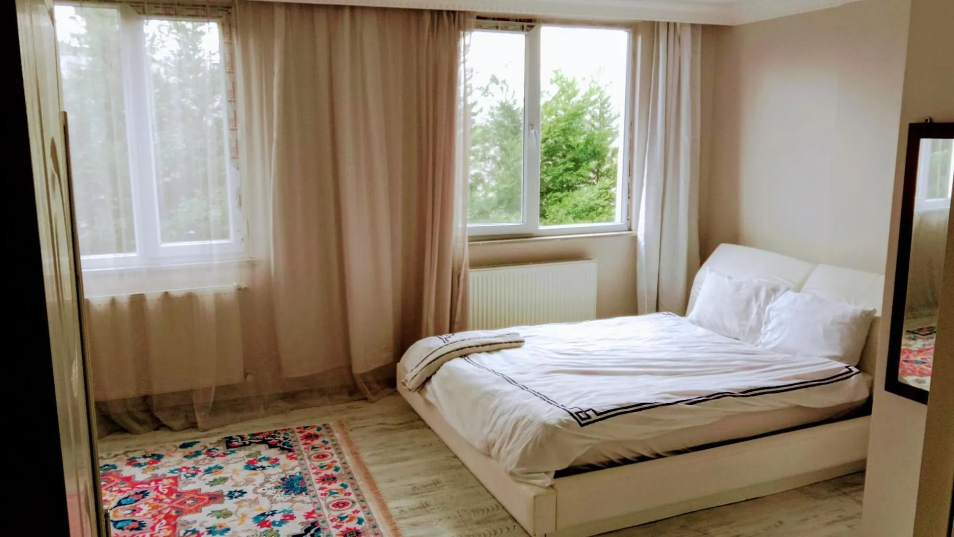 Ahmet Teacher Hotel, 5 Minutes From The Airport Arnavutkoy
